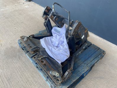 Hydrac front linkage to fit John Deere 4240 tractor