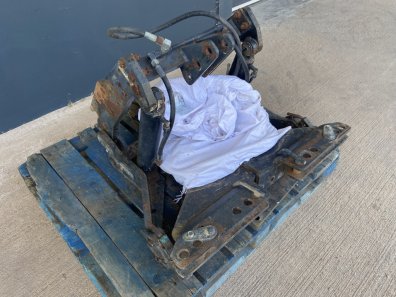 Hydrac front linkage to fit John Deere 4240 tractor