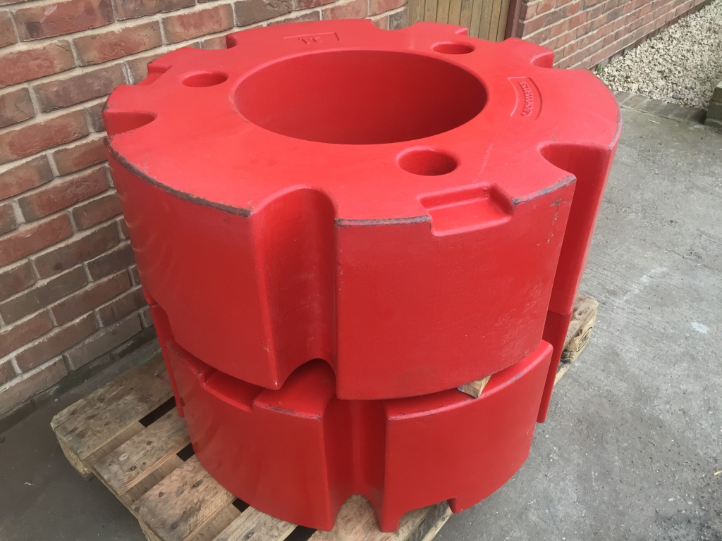 2x 1000kg Fendt rear wheel weights