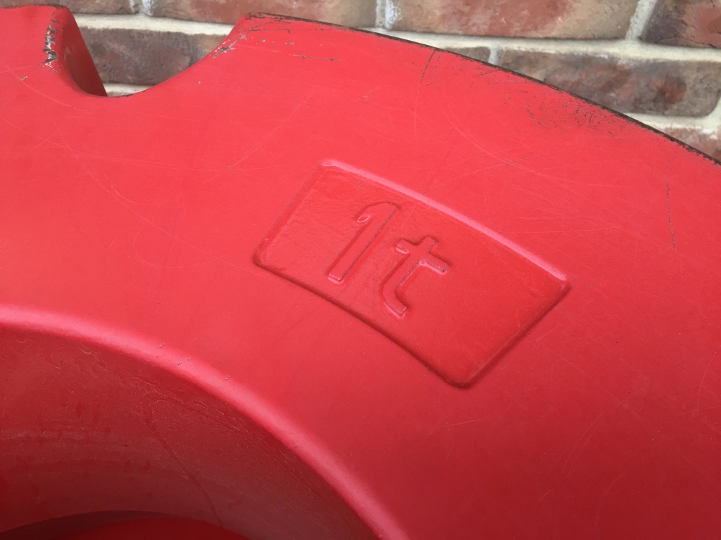 2x 1000kg Fendt rear wheel weights