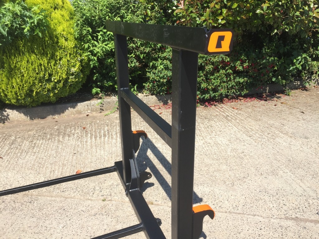 Quicke M180 bale spike, NEW, 3x base tines, Euro hooks