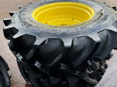 2x 520/85/38 + 2x 420/85/28 new Continental tyres fitted to John Deere wheels