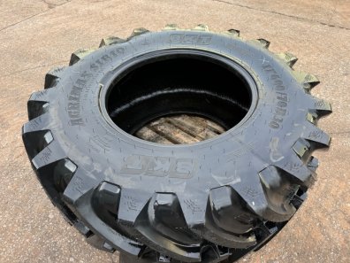 1x new 600/70/30 BKT tyre