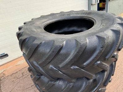 2x 650/85/38 Michelin tyres, 30%