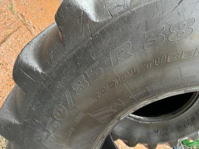 2x 650/85/38 Michelin tyres, 30%