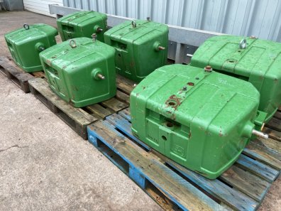 John Deere 900kg big pack weight block