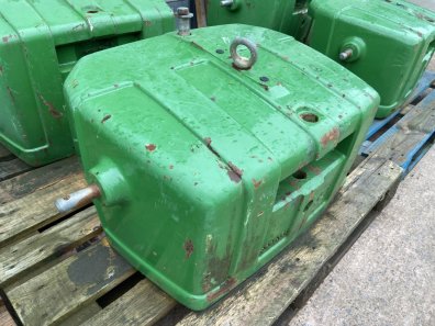 John Deere 900kg big pack weight block