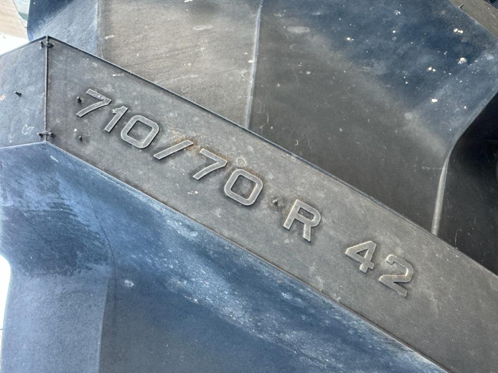 2x 710/70/42 + 2 x 600/70/30 Trelleborg, fitted to Case Optum rims