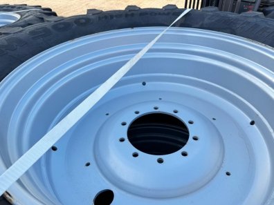 2x 710/70/42 + 2 x 600/70/30 Trelleborg, fitted to Case Optum rims