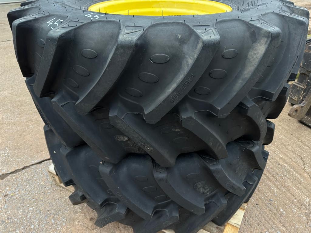 2x new 480/65/24 BKT tyres