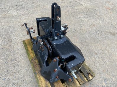 Zuidberg 850kg weight block, good condition, 3 point linkage mounted, can be supplied with JCB Fastrac chassis rail