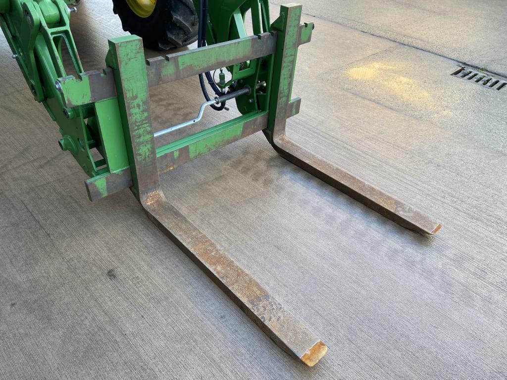 John Deere pallet tines, used, Euro 8 hook