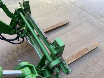 John Deere pallet tines, used, Euro 8 hook