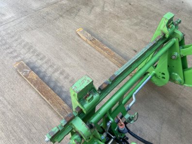 John Deere pallet tines, used, Euro 8 hook