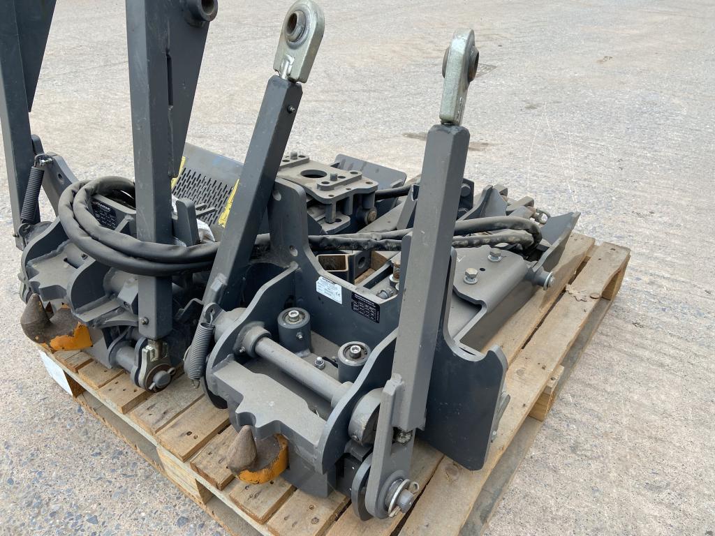 Massey Ferguson 6714S Dyna 6 pick up hitch, removed from tractor with 1,000hrs, as new