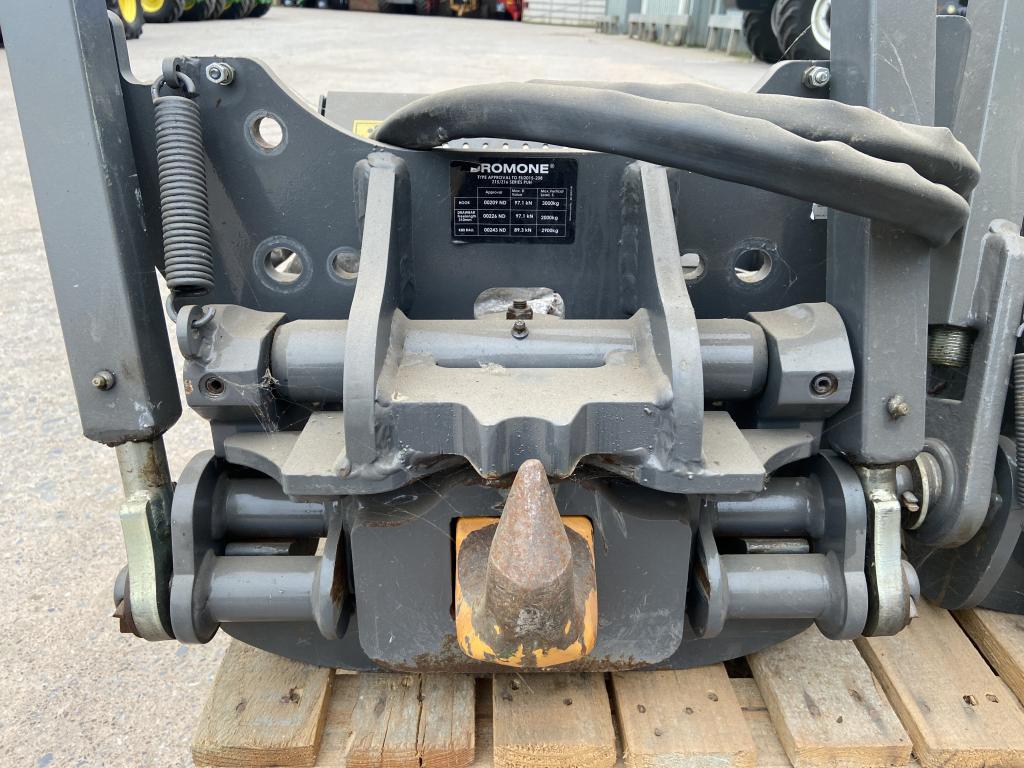 Massey Ferguson 7719S Dyna VT pick up hitch, removed from tractor with 1,000hrs, as new