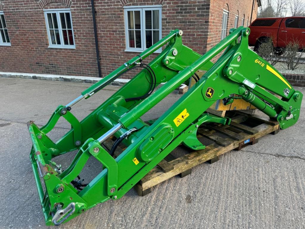 John Deere 643R loader, 2019, JD 4 cylinder brackets, boom lights, Euro carriage, third service