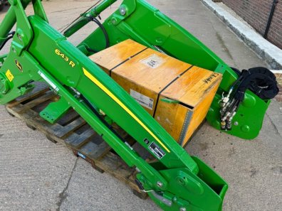 John Deere 643R loader, 2019, JD 4 cylinder brackets, boom lights, Euro carriage, third service