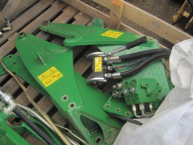 John Deere 583 loader, 2010, 4 cylinder brackets and valve, soft drive, third service, self levelling, multi docking and Euro carriage
