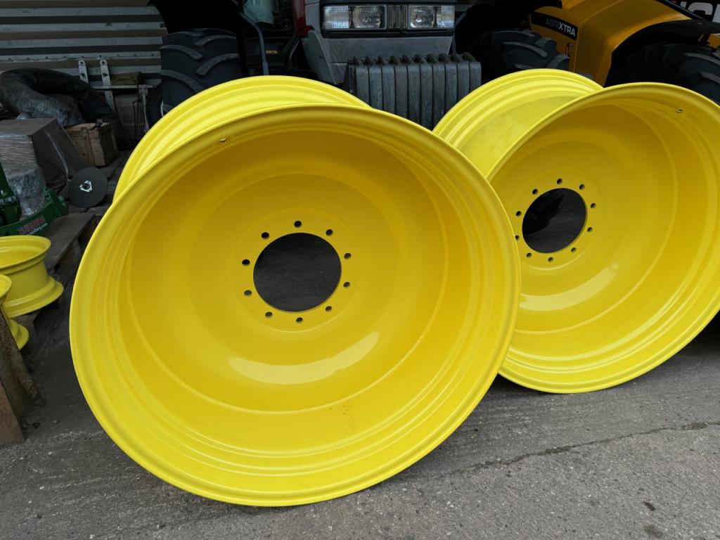 2x 25x42 John Deere wheels to fit 6175R-6215R to suit 710/60/42 or 710/70/42 tyres