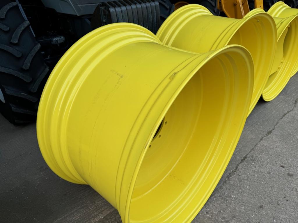 2x 25x42 John Deere wheels to fit 6175R-6215R to suit 710/60/42 or 710/70/42 tyres