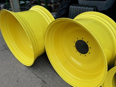 2x 25x42 John Deere wheels to fit 6175R-6215R to suit 710/60/42 or 710/70/42 tyres