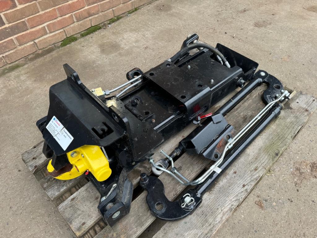 Case CVX 240 hydraulic push out pickup hitch, C/W drawbar