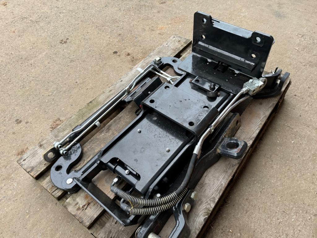 Case CVX 240 hydraulic push out pickup hitch, C/W drawbar