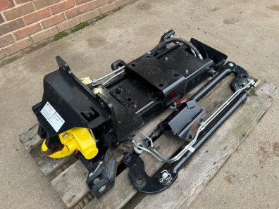 Case CVX 240 hydraulic push out pickup hitch, C/W drawbar