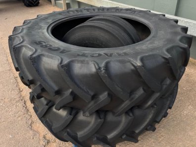 2x 16.9/38 Continental + 2 x Vredestien 10.0/16 tyres