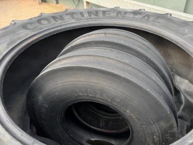 2x 16.9/38 Continental + 2 x Vredestien 10.0/16 tyres