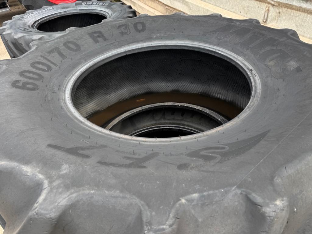 2x 600/70/30 Mitas tyres, 35%