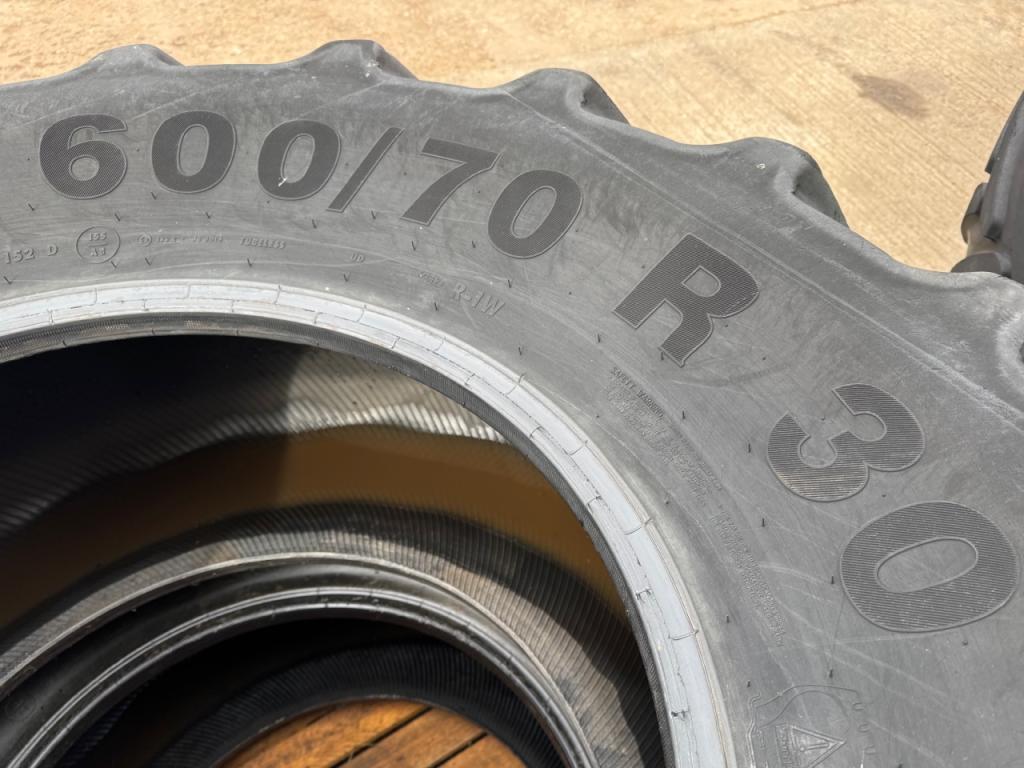 2x 600/70/30 Mitas tyres, 35%