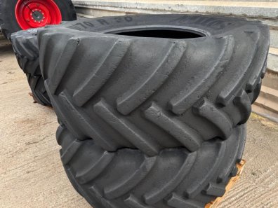 2x 600/70/30 Mitas tyres, 35%