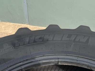 2x 480/70/28 Michelin tyres, 25%