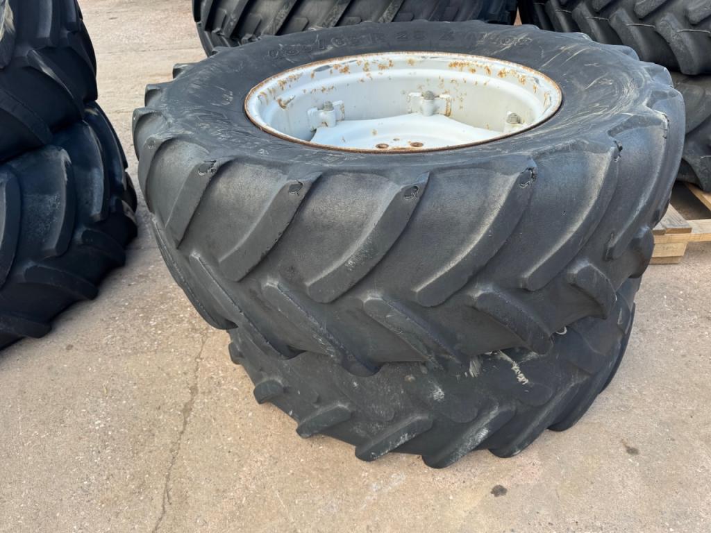 2x 600/65/38 30% + 2x 480/65/28 20% Michelin tyres fitted to Massey Ferguson wheels