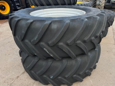 2x 600/65/38 30% + 2x 480/65/28 20% Michelin tyres fitted to Massey Ferguson wheels