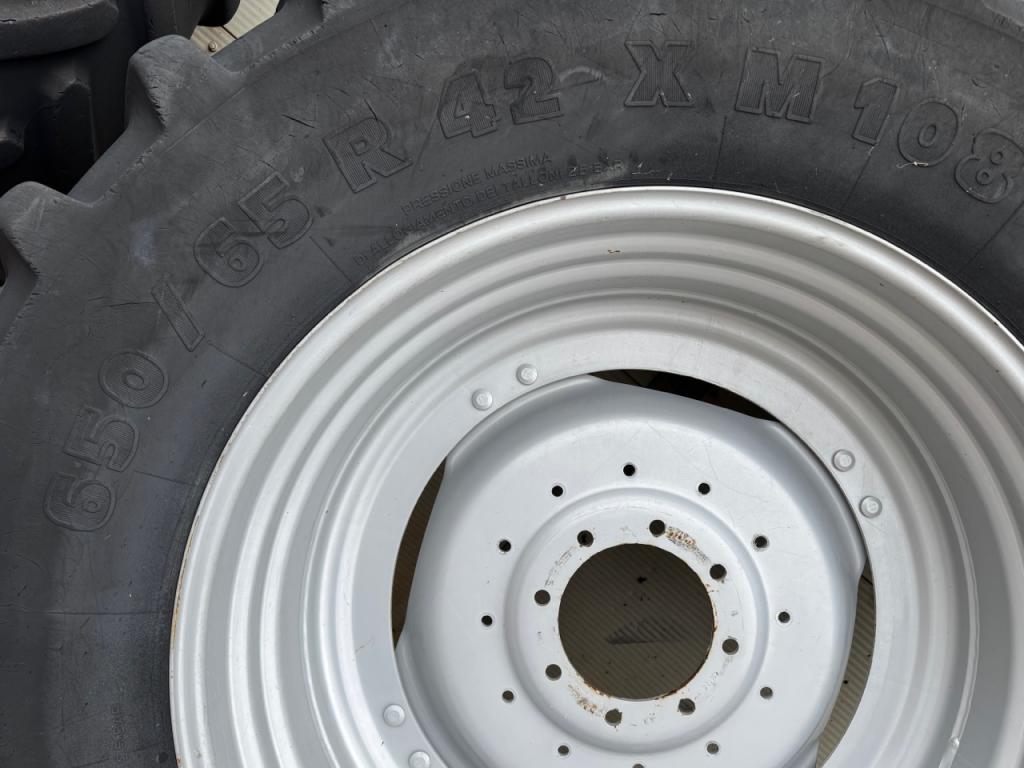 2x 650/65/42 Michelin tyres fitted to Case MX 170 wheels