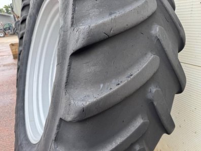 2x 650/65/42 Michelin tyres fitted to Case MX 170 wheels