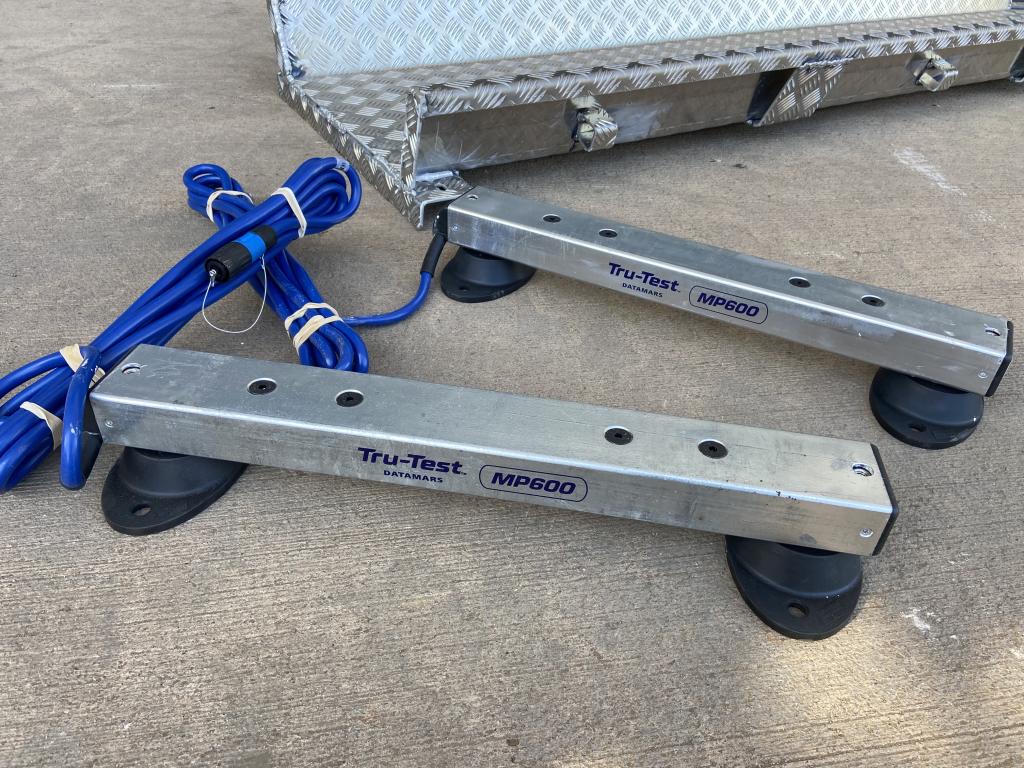 Tru-Test weigh package, NEW, S3 terminal, MP600 weigh bars, chequer plate platform
