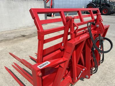 Redrock 7ft 6" buckrake, NEW, hydraulic push off, three point linkage, 12 bottom tines + 4 side