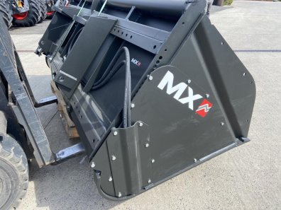 MX BD2002L feeder bucket, NEW, 8ft wide, bolt on pin and cone hooks, left hand discharge, 2x adgitators