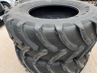 2x 650/65/38 Firestone tyres, 30%