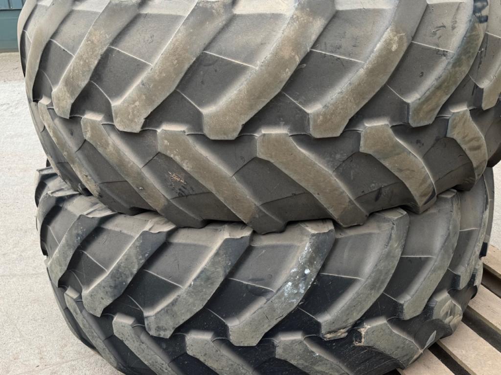 2x 650/65/42 Trelleborg tyres, 20%