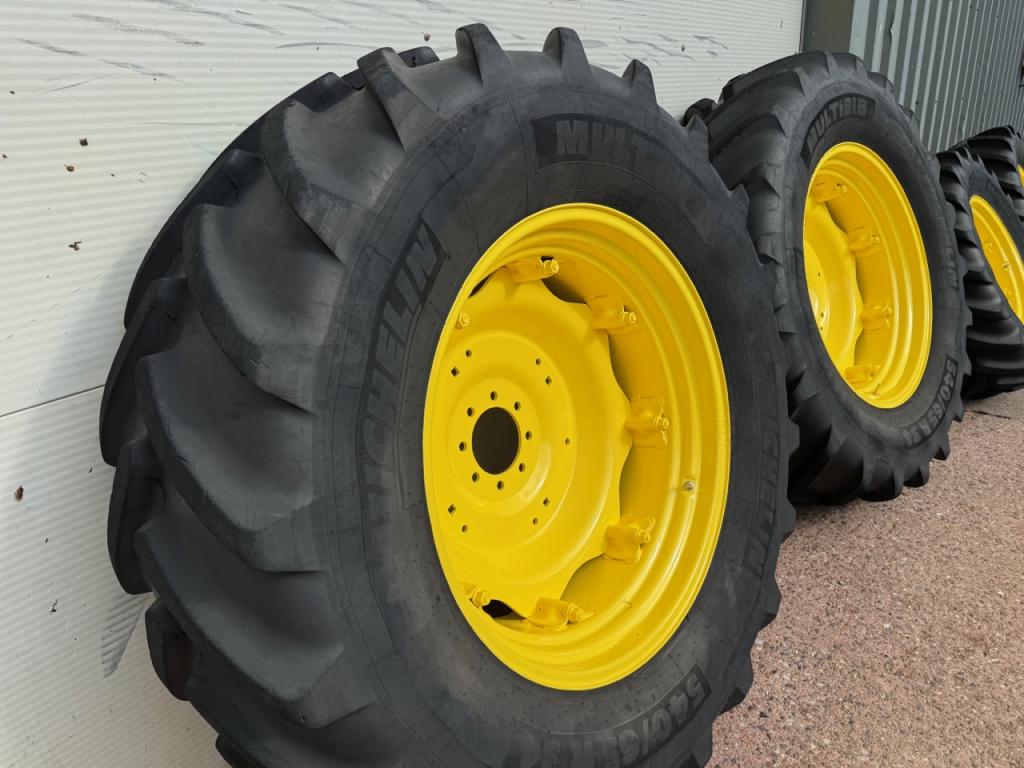 2x 540/65/34 + 2x 440/65/24 Michelin Multibib 80% tyres fitted to nJohn Deere 2850 wheels