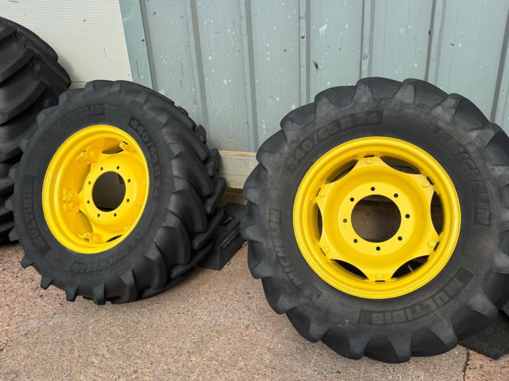 2x 540/65/34 + 2x 440/65/24 Michelin Multibib 80% tyres fitted to nJohn Deere 2850 wheels
