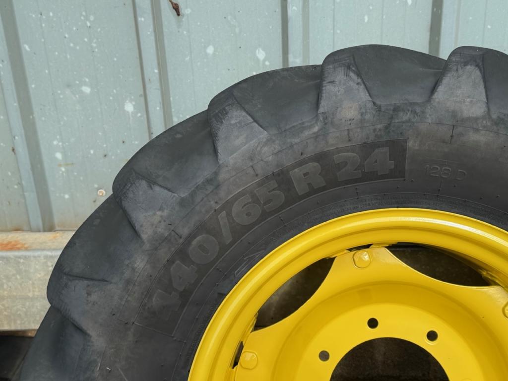 2x 540/65/34 + 2x 440/65/24 Michelin Multibib 80% tyres fitted to nJohn Deere 2850 wheels