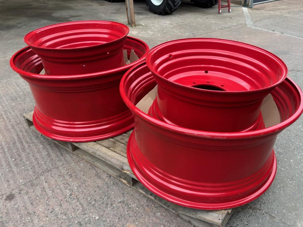 2x 20x42 + 2x 16x30 Fendt wheels to fit Fendt 718, 720, 722, 724 and 820, as new