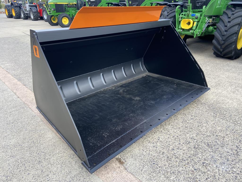 Quicke 240GXL+ bucket, NEW, 7ft 6 wide, bolt onspill guard, 2.10 cube, choice of bolt on hooks, bolt on cutting edge availble