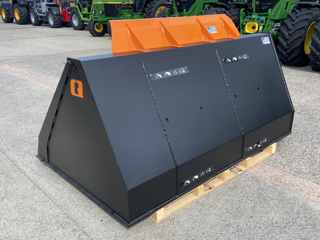 Quicke 240GXL+ bucket, NEW, 7ft 6 wide, bolt onspill guard, 2.10 cube, choice of bolt on hooks, bolt on cutting edge availble